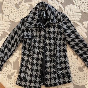 Women's Black and Gray Houndstooth Coat